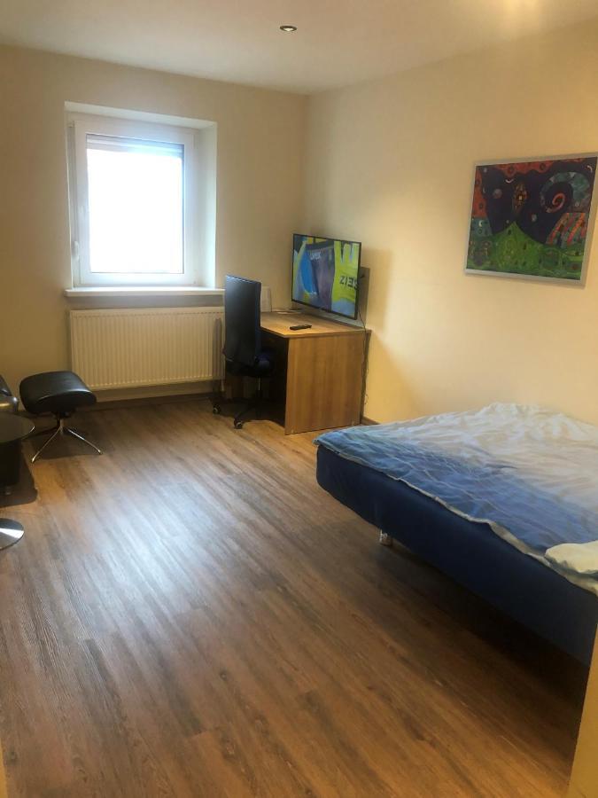Calm Spacy Room, Own Modern Bath, Near Center, To 1 Person Or A Couple - Not Suitable For Craftsmen, Not Accepted - Privatly Rented Nürnberg