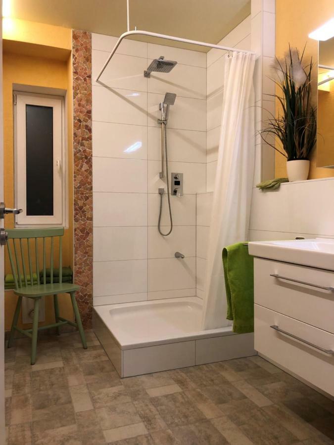 Calm Spacy Room, Own Modern Bath, Near Center, To 1 Person Or A Couple - Not Suitable For Craftsmen, Not Accepted - Privatly Rented Nürnberg